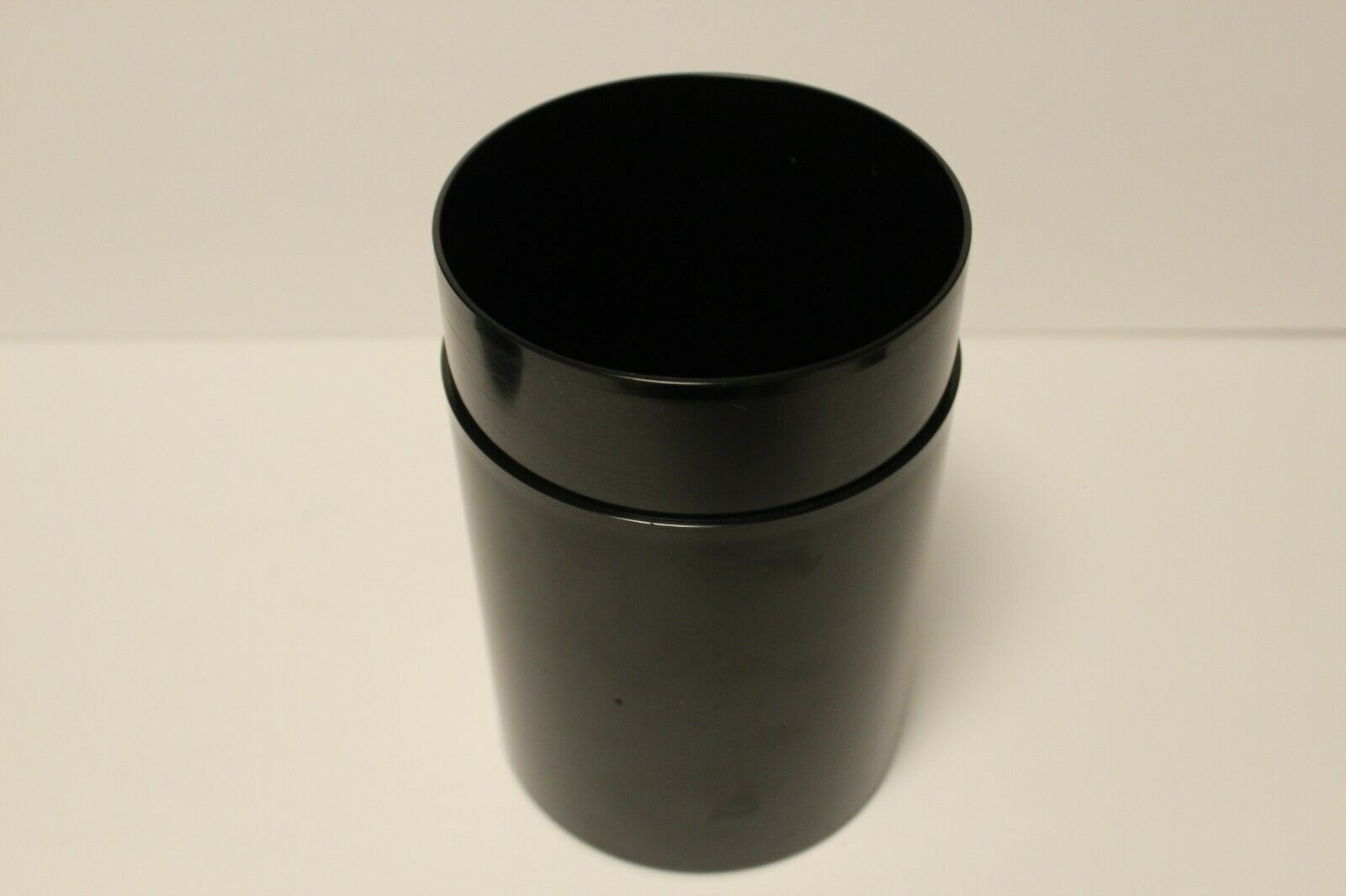 Black Vacuum-Sealed Humidor
