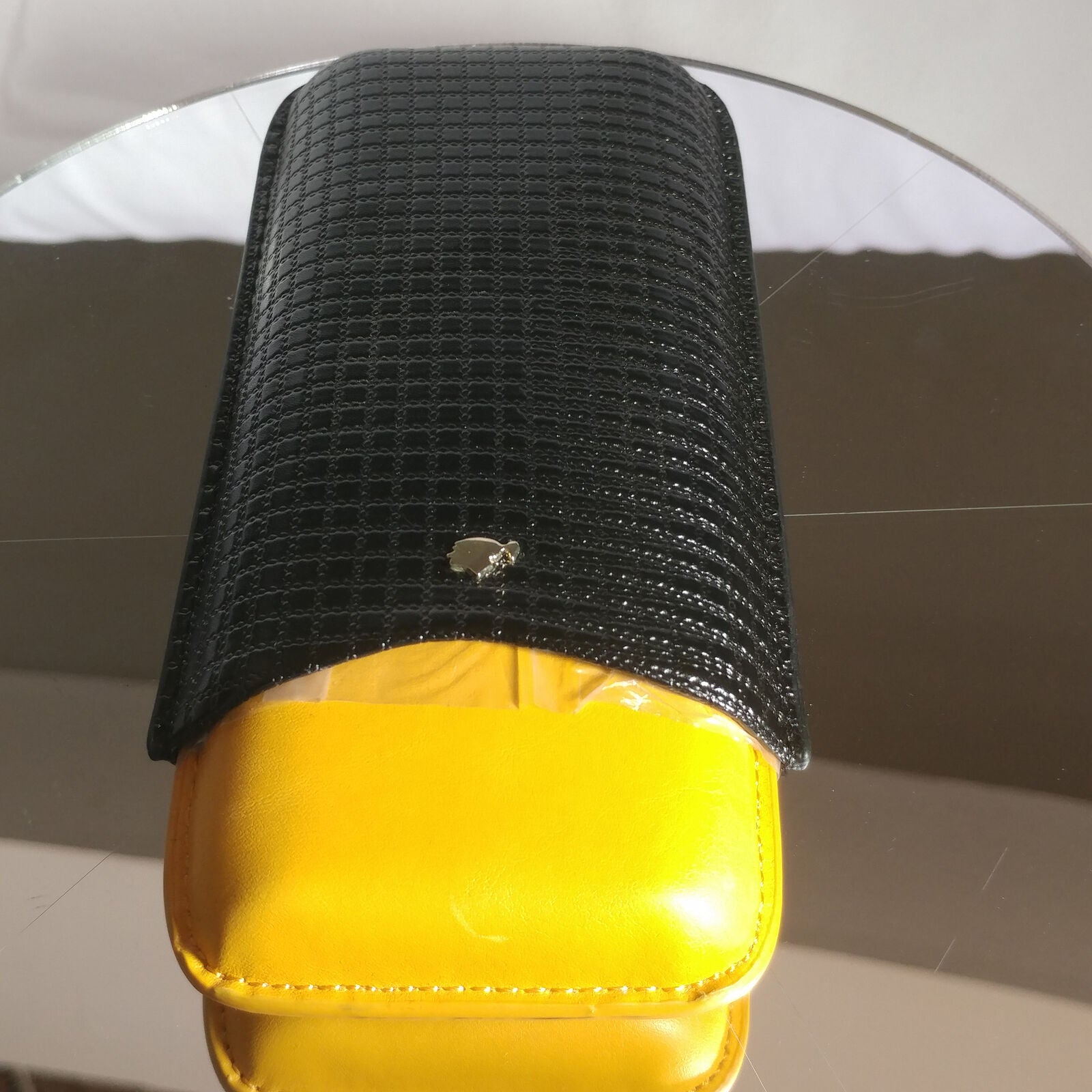 YELLOW LEATHER CIGAR CASE w/BLACK BAG | 2 CIGAR HOLDER