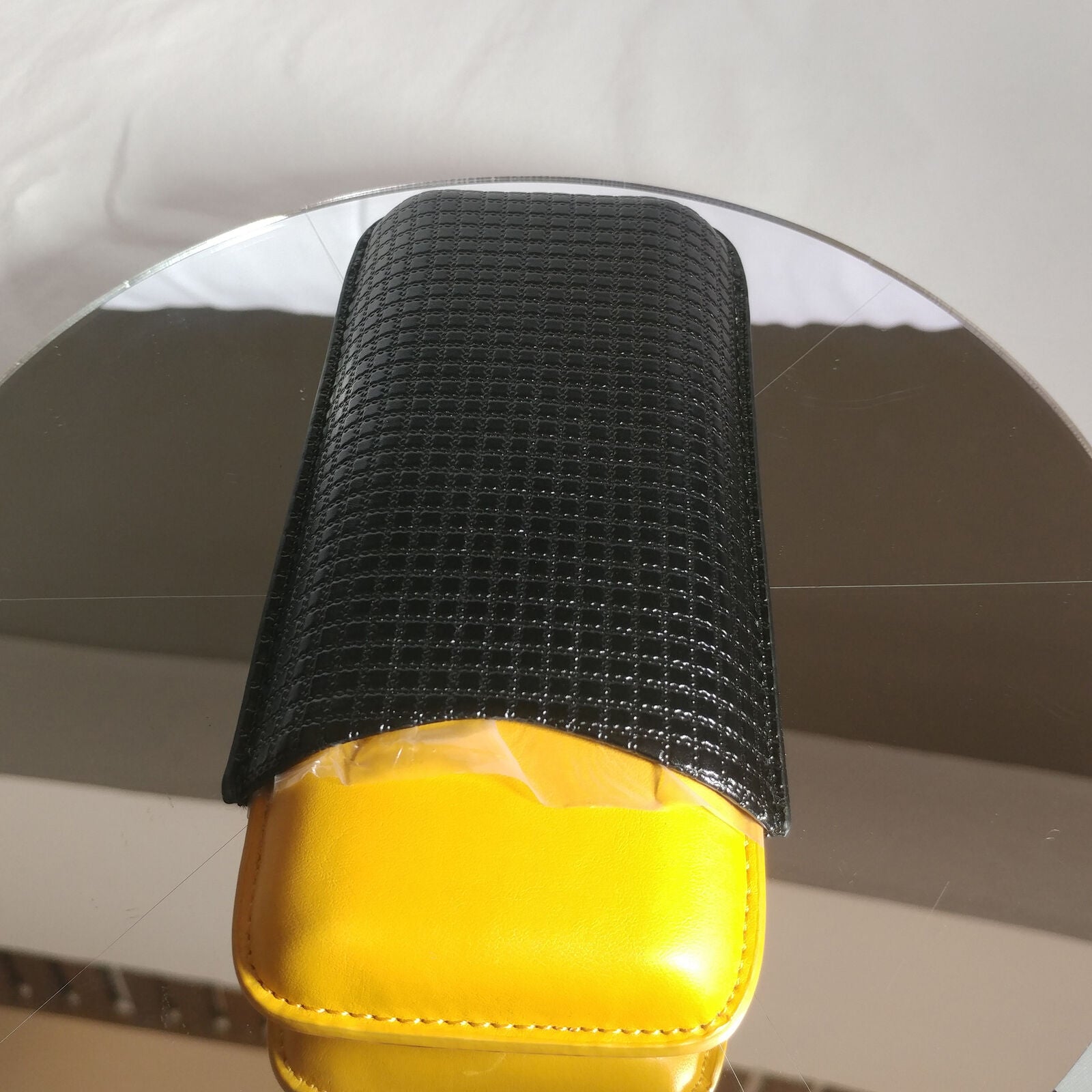 YELLOW LEATHER CIGAR CASE w/BLACK BAG | 2 CIGAR HOLDER