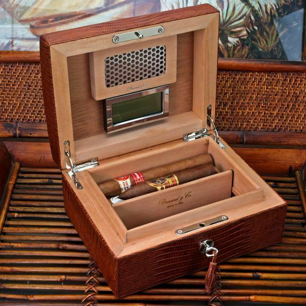 Brizard and Co - "La Casita de Puros" Humidor - Lizard Pattern Black 12/20 Count