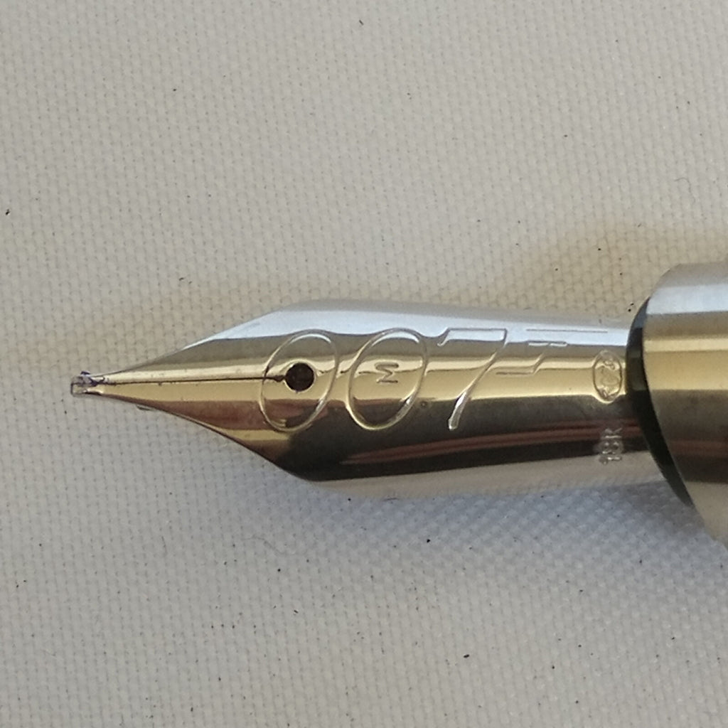 ST Dupont Casino Royale James Bond  007 Fountain Pen