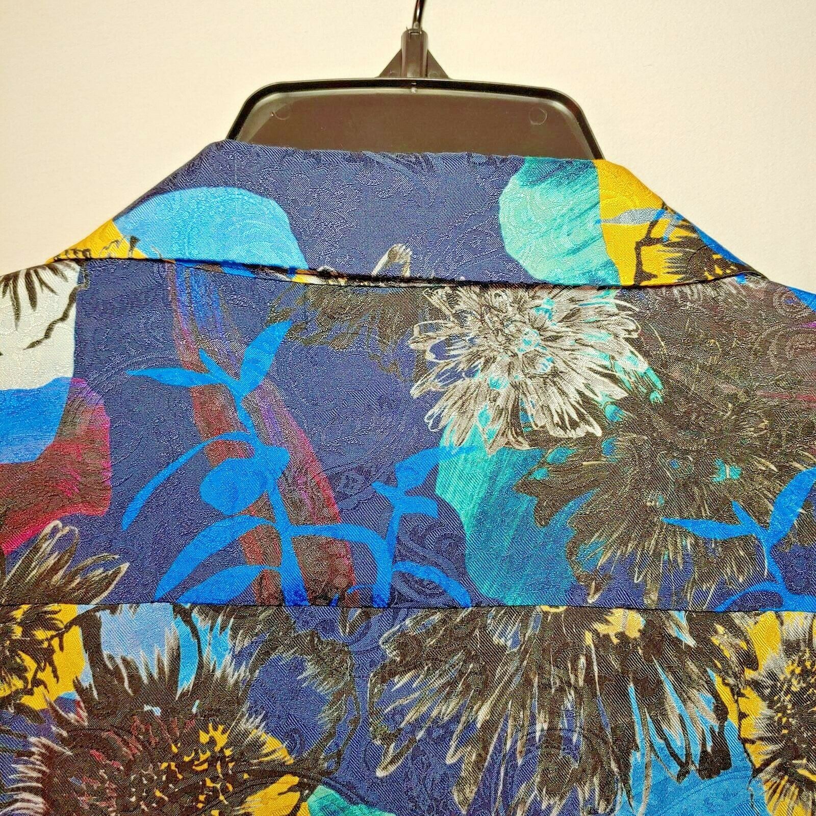 Robert Graham - Colorful Long Sleeve - Men's Medium Button Down Classic Fit