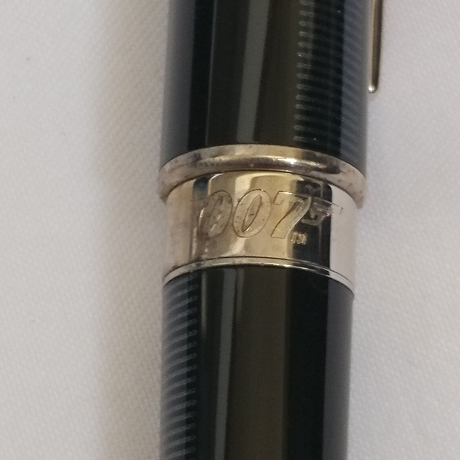 ST Dupont Casino Royale James Bond  007 Fountain Pen