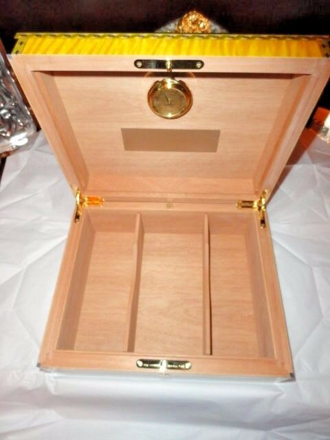 Elie Bleu Medals Yellow Sycamore Humidor 75 Count