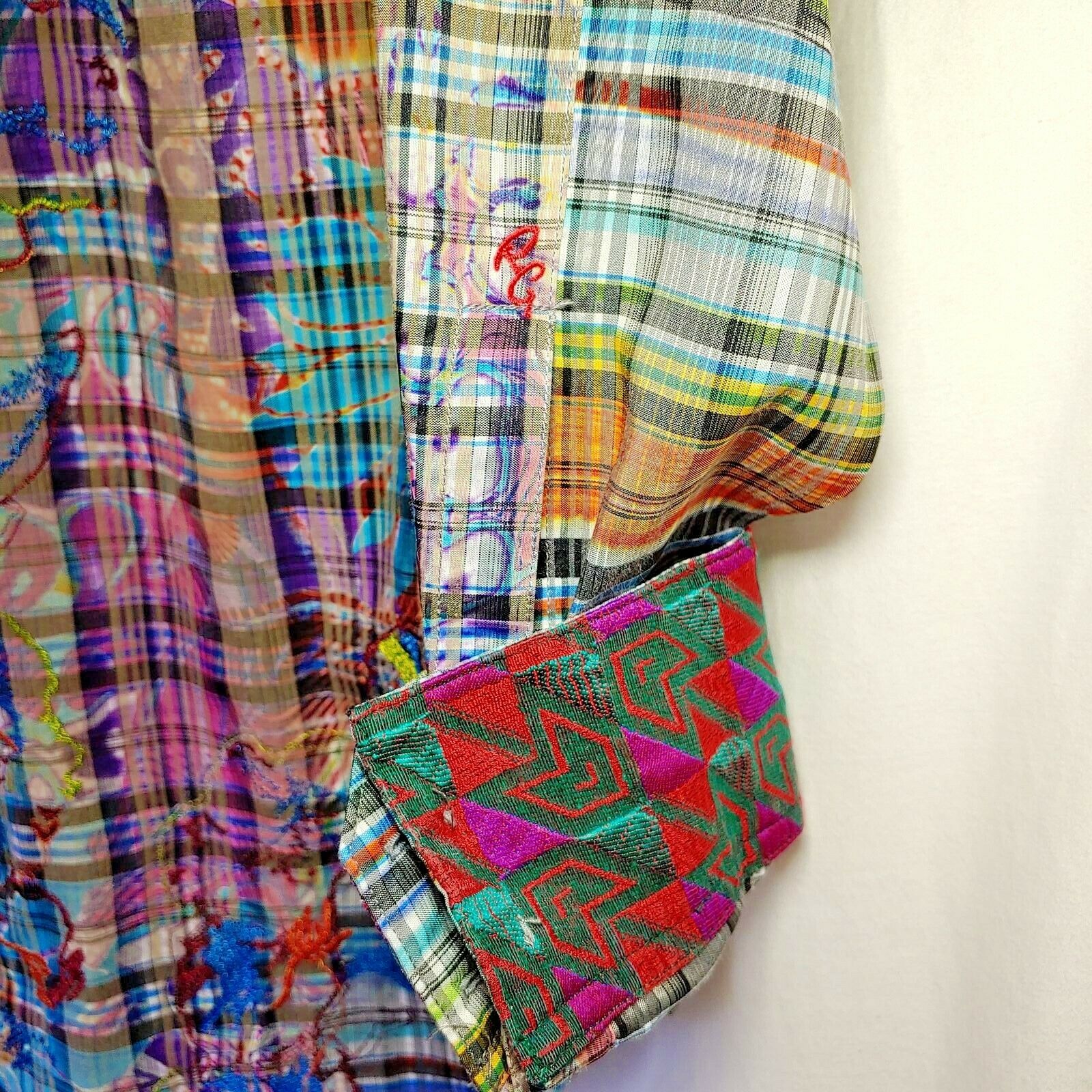 Robert Graham - Limited Edition - Men's Medium Button Down Classic Fit