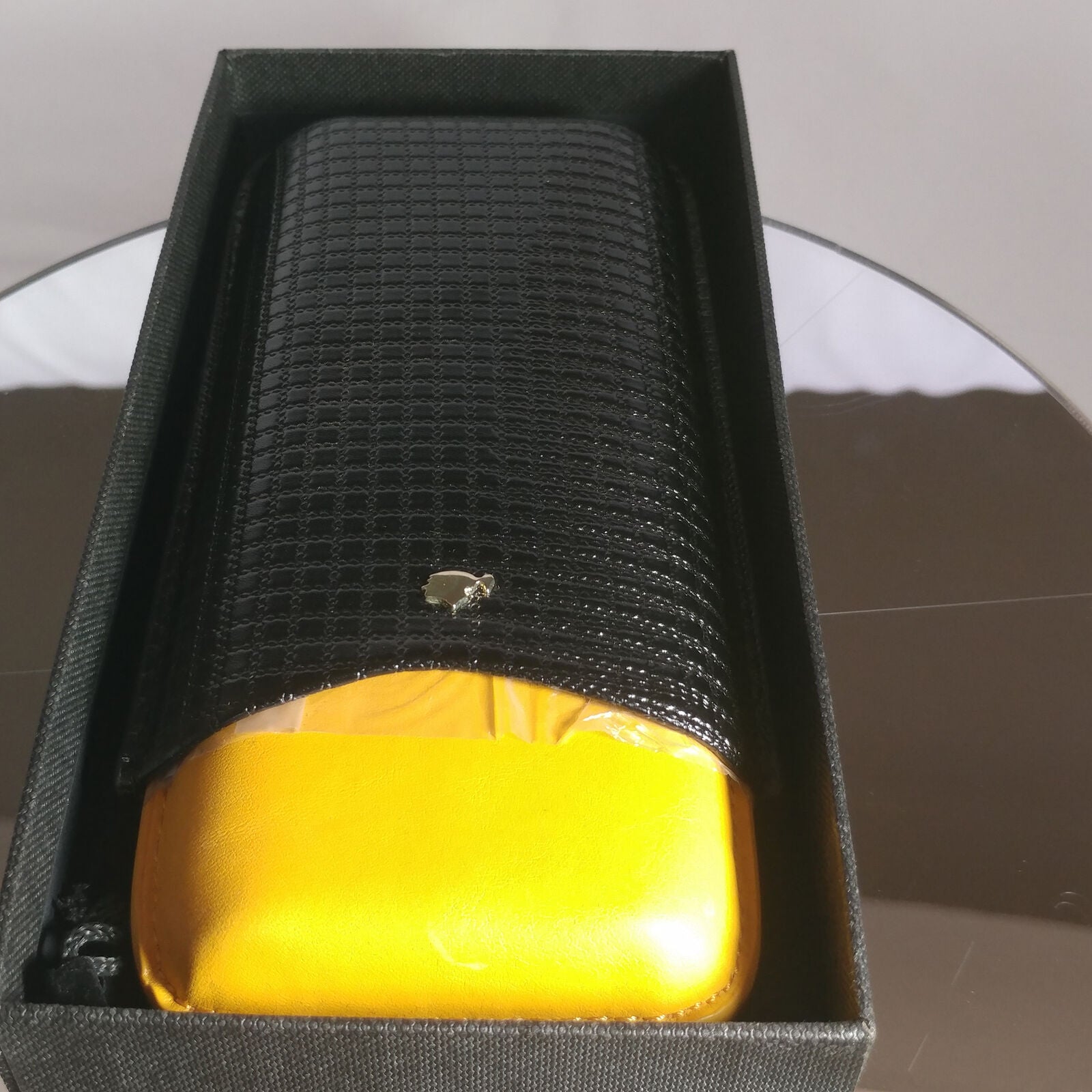 YELLOW LEATHER CIGAR CASE w/BLACK BAG | 2 CIGAR HOLDER