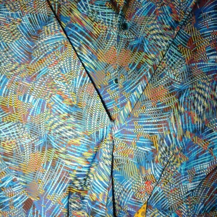 Robert Graham - Colorful Long Sleeve - Men's Medium Button Down Classic Fit