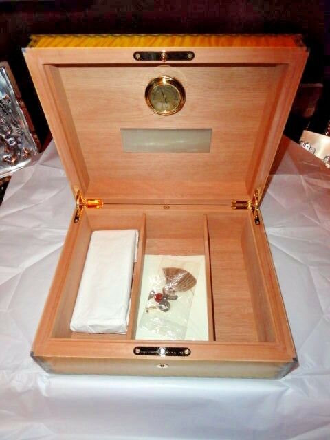 Elie Bleu Medals Yellow Sycamore Humidor 75 Count
