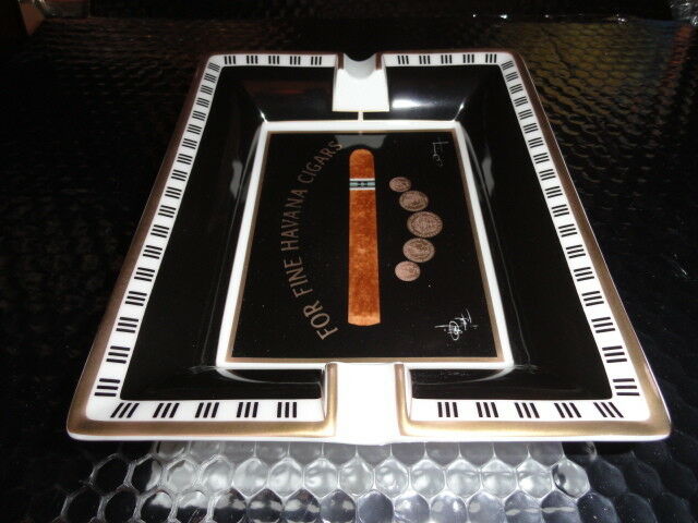 Elie Bleu Porcelain Ashtray "Medals" Black