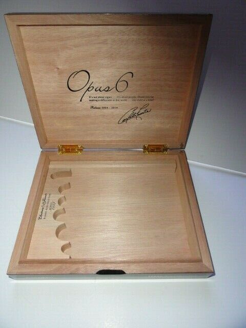 Fuente Forbidden 13 Ltd Black Lacquer traveler