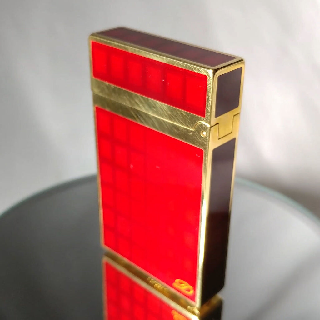 S.T. Dupont Gatsby Vertigo Laque de Chine Gold Plated Lighter
