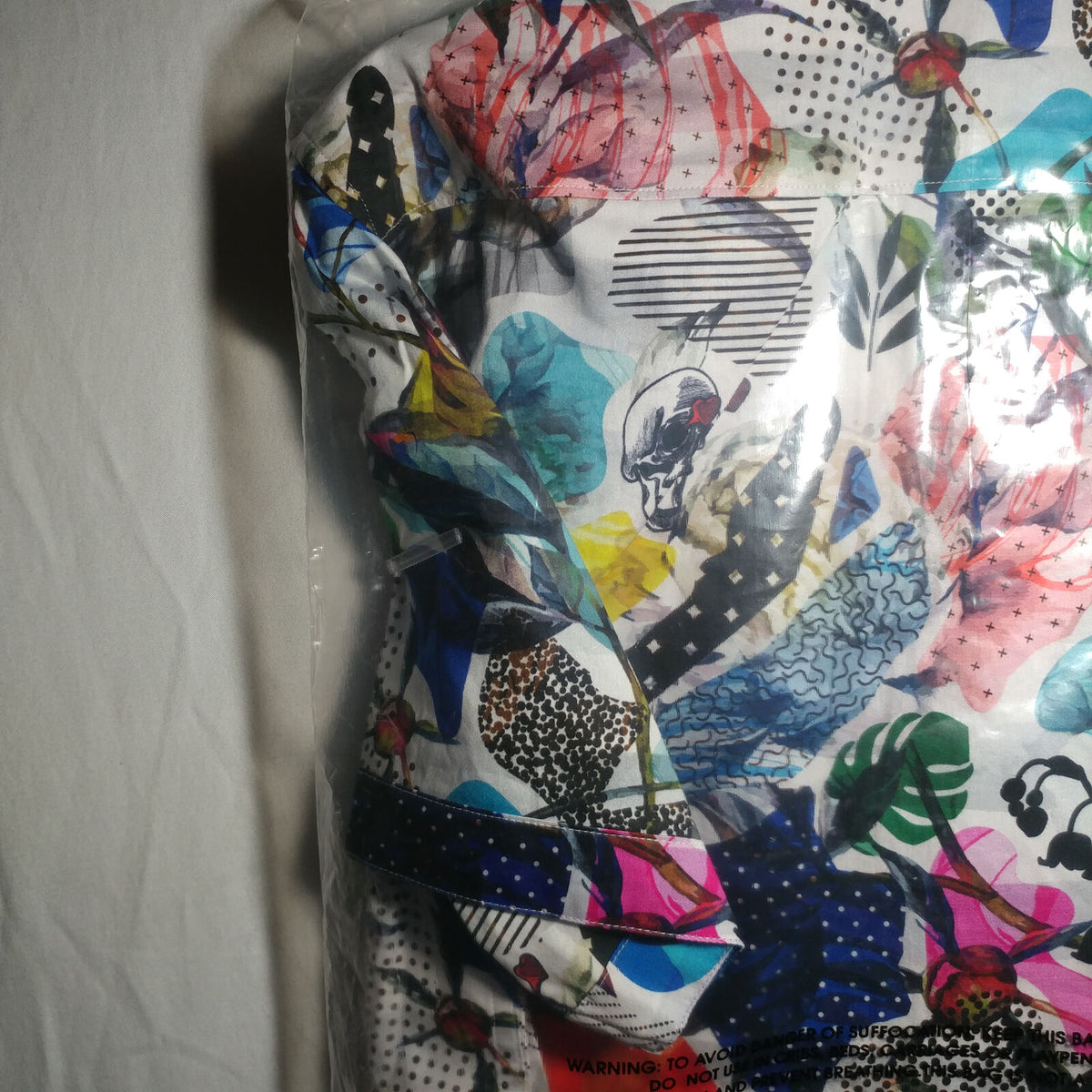 Robert Graham - Colorful ShortSleeve | Size: Medium | Style: PRENTISS | T