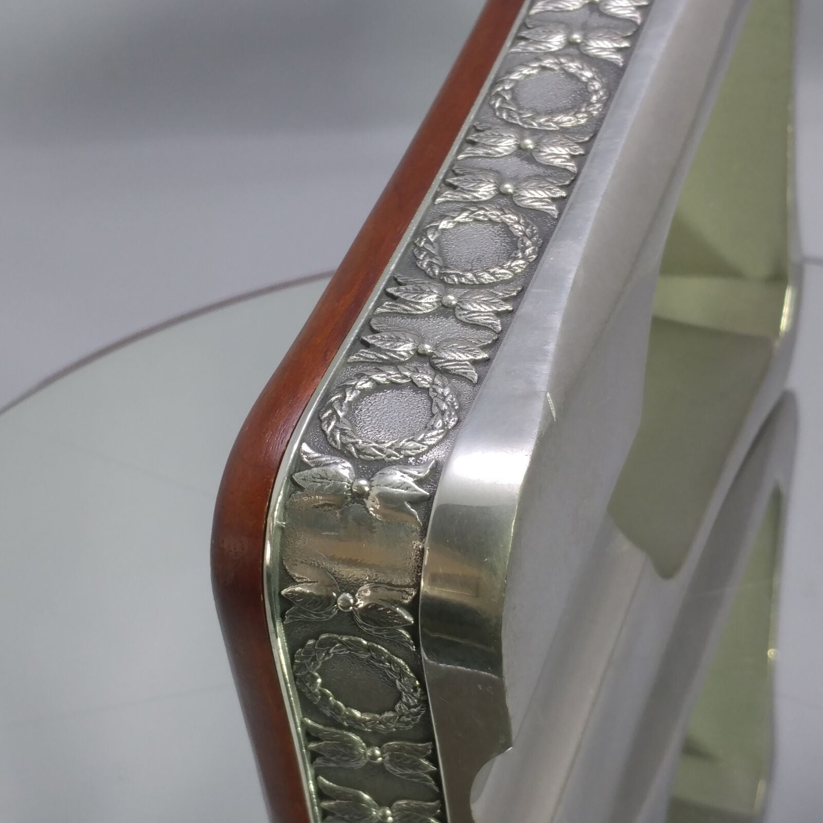 Royal Selangor Hand Finished Leaf Dominica Collection Pewter Leaf Ashtray