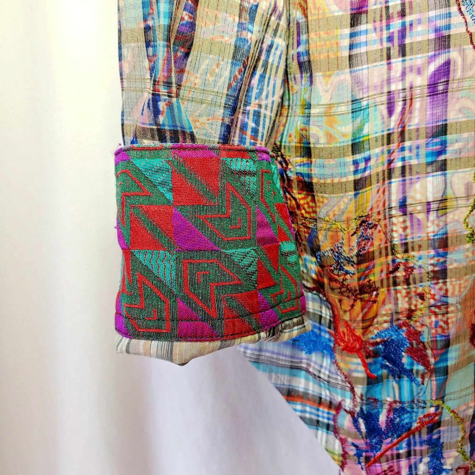 Robert Graham - Limited Edition - Men's Medium Button Down Classic Fit