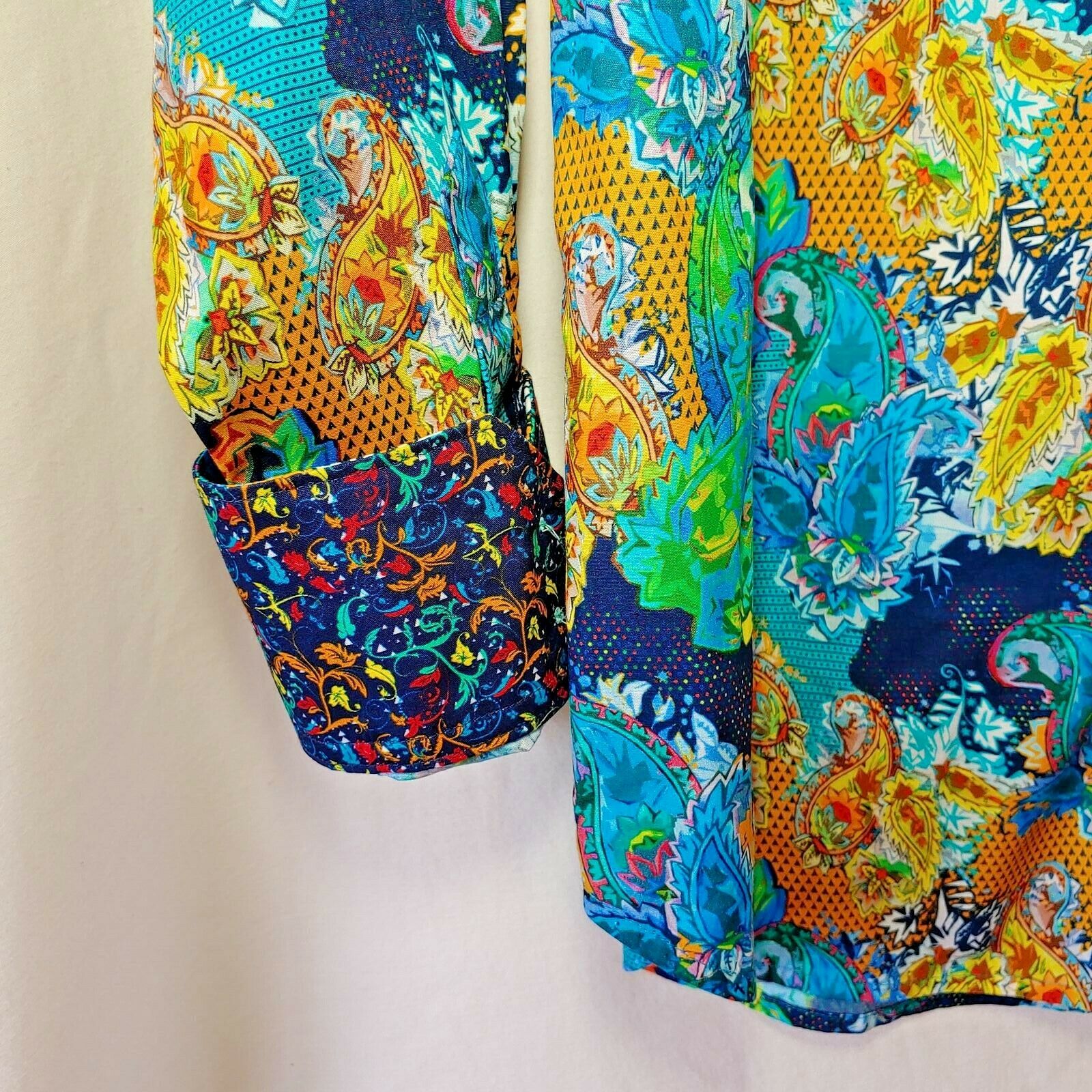 Robert Graham - Colorful Long Sleeve - Men's Medium Button Down Classic Fit