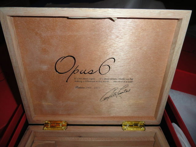Fuente Forbidden  Opus X Ltd Black Lacquer traveler
