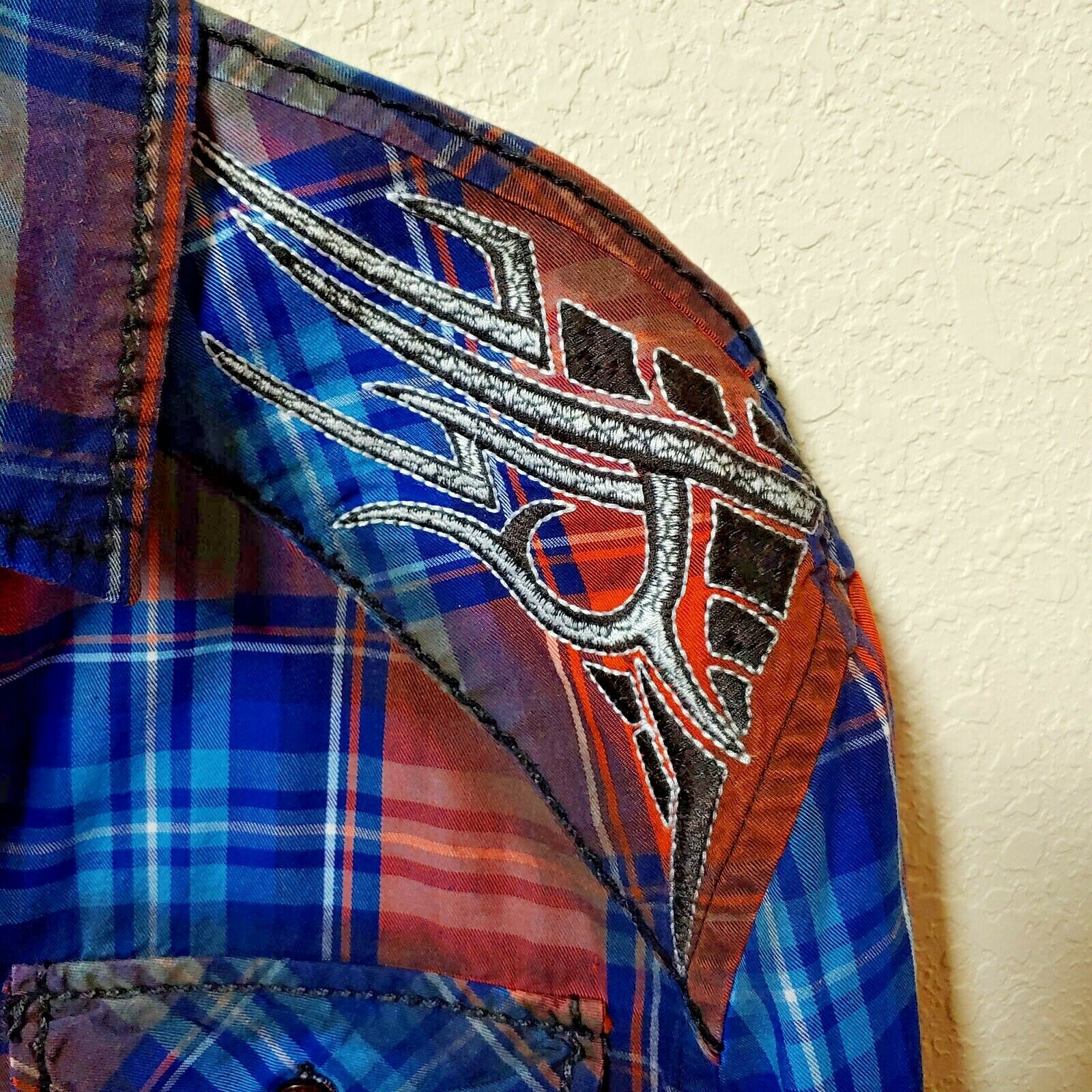 Roar | Men's Plaid Long sleeve Button down Casual Shirt | Medium