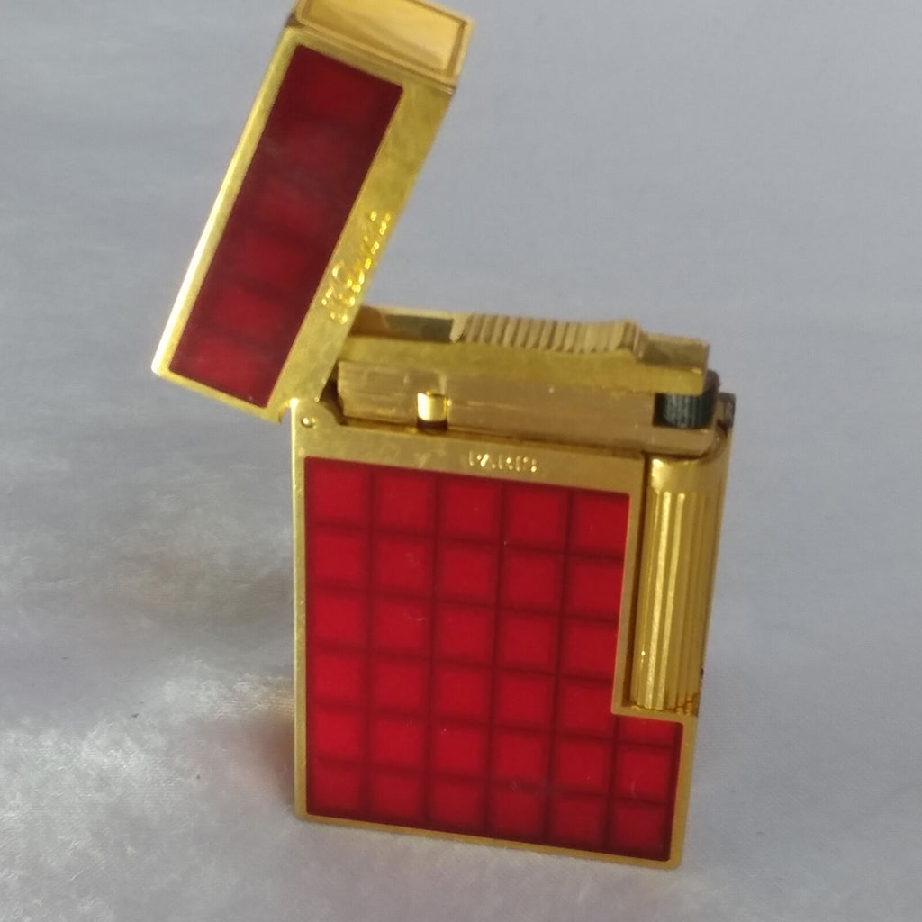 S.T. Dupont Gatsby Vertigo Laque de Chine Gold Plated Lighter