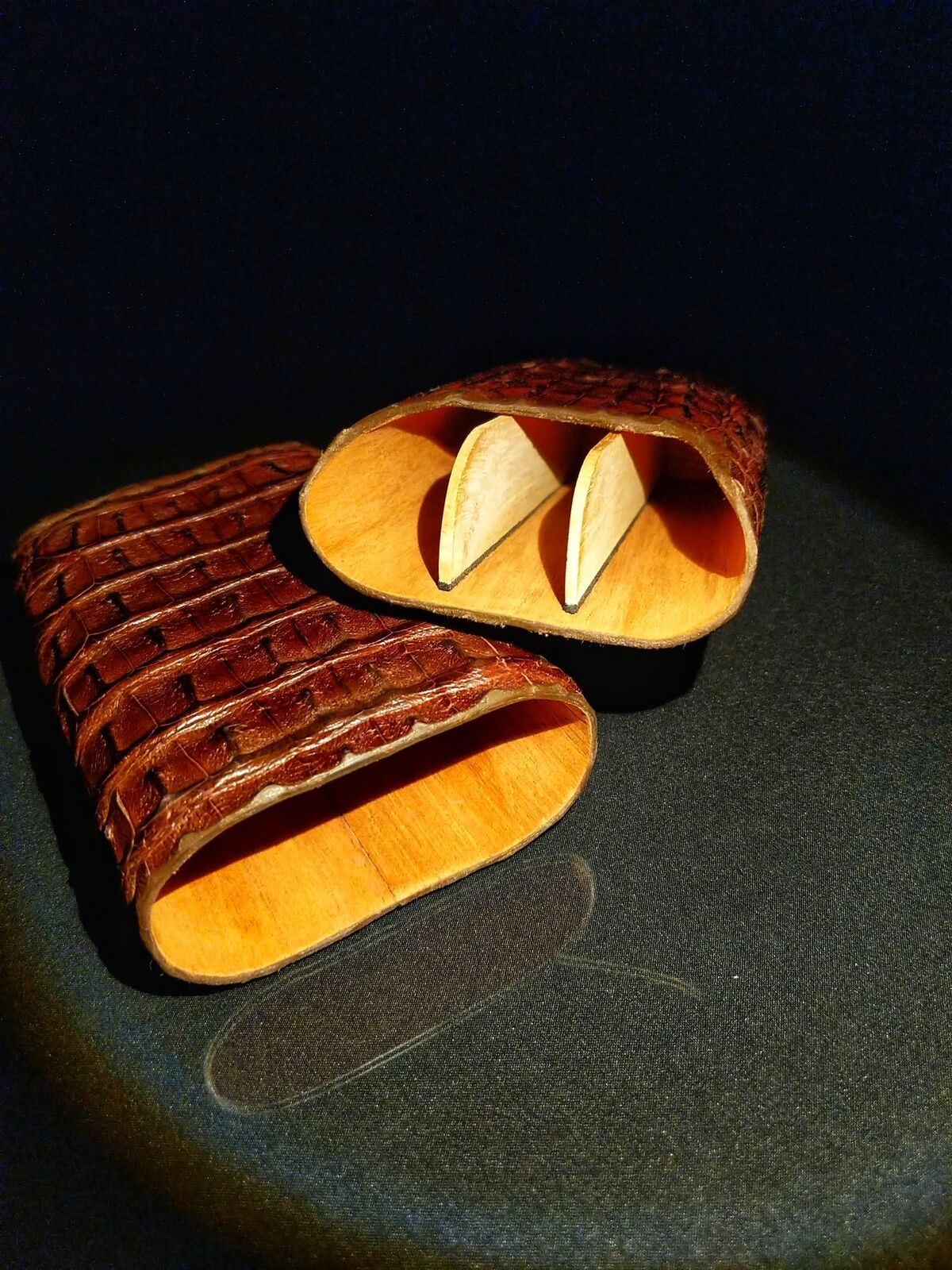 Brizard and Co Brown Caiman Alligator Case , Cutter & Lighter.  NIB Made in USA