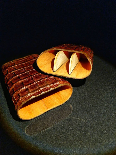 Brizard and Co Brown Caiman Alligator Case , Cutter & Lighter.  NIB Made in USA