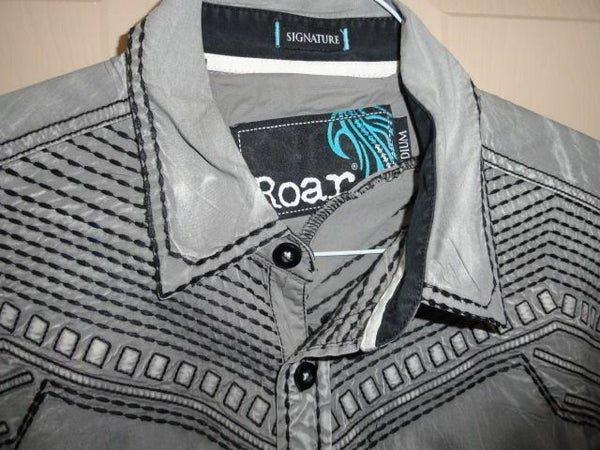 Men's Roar Signature Long  Sleeve Button Up Shirt Size Medium
