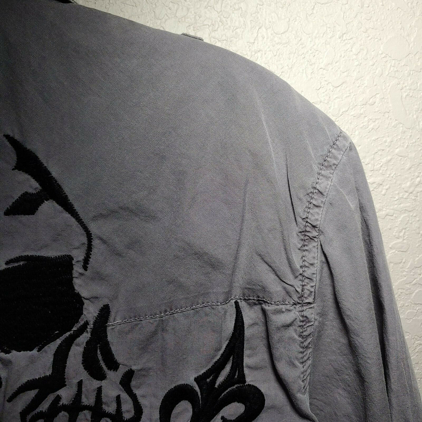 Rebel Spirit | Gray | Men's Large Button-Down short sleeve Shirt
