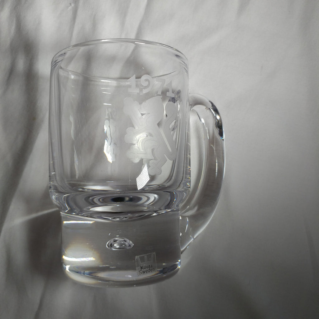 KOSTA BODA ART GLASS CRYSTAL MUG VICKE LINDSTRAND ETCHED 1971