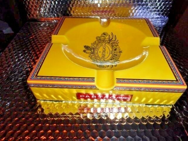 ceramic large size  ashtray