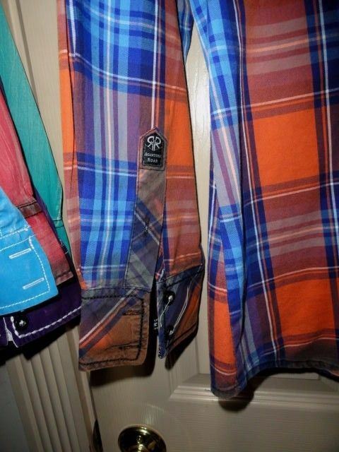Roar Signature Long  Sleeve Button Up Shirt Size Medium