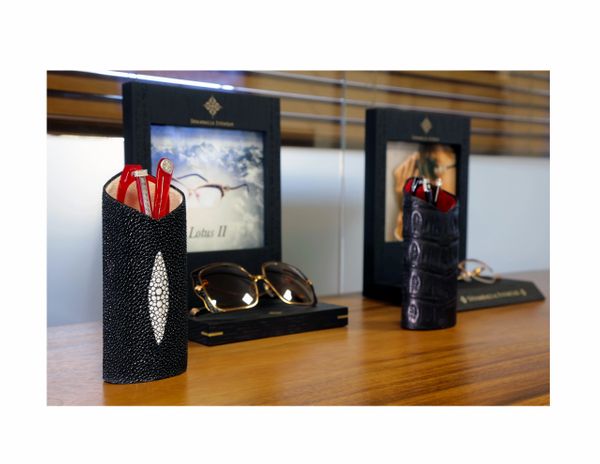 Brizard and Co. The Luxury Eyewear Stand - Stingray