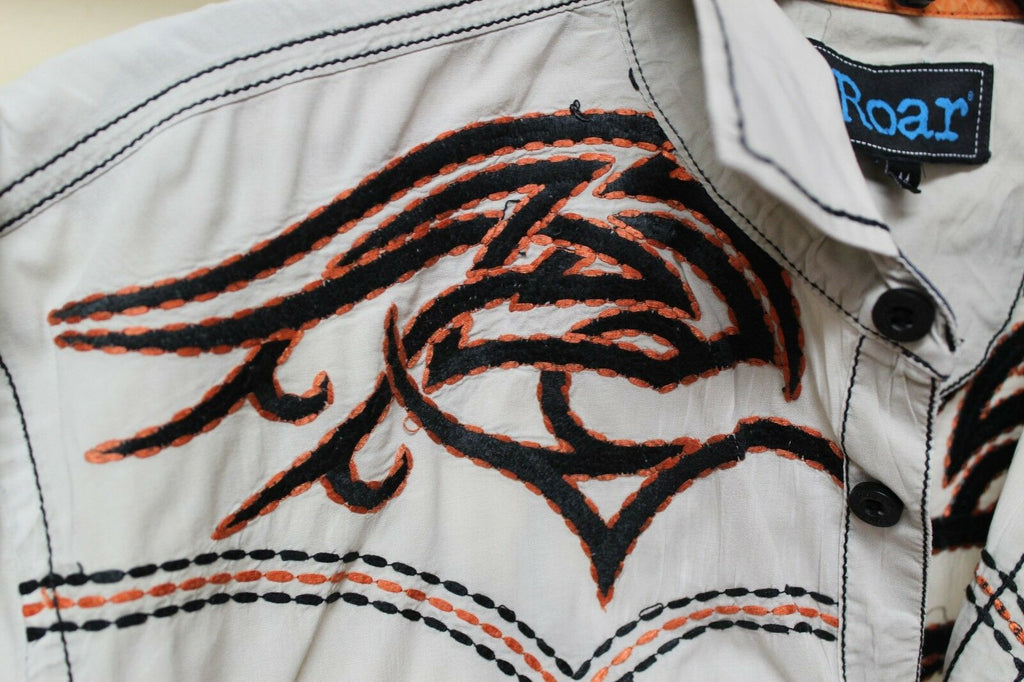 Men's Roar Signature Tan Short Sleeve Button Up Shirt Size Medium