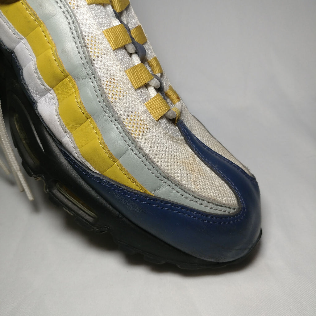 Nike | Mens Shoes | Flyknit Max | Size. 13 | USED