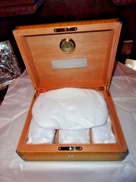Elie Bleu Medals Yellow Sycamore Humidor 75 Count