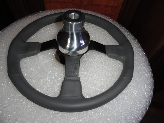 Gussi Boat Steering Wheel M521 Grey Urethane Black Spoke & Polished Alum Hub