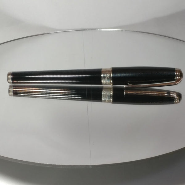 ST Dupont Casino Royale James Bond  007 Fountain Pen