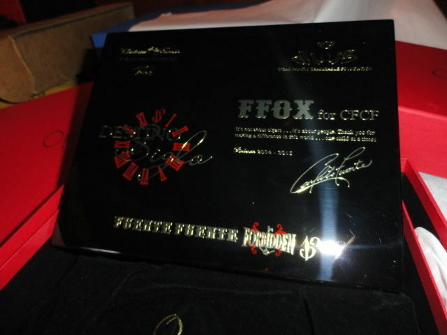 Fuente Forbidden  Opus X Ltd Black Lacquer traveler