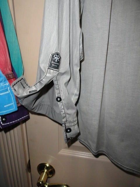 Men's Roar Signature Long  Sleeve Button Up Shirt Size Medium