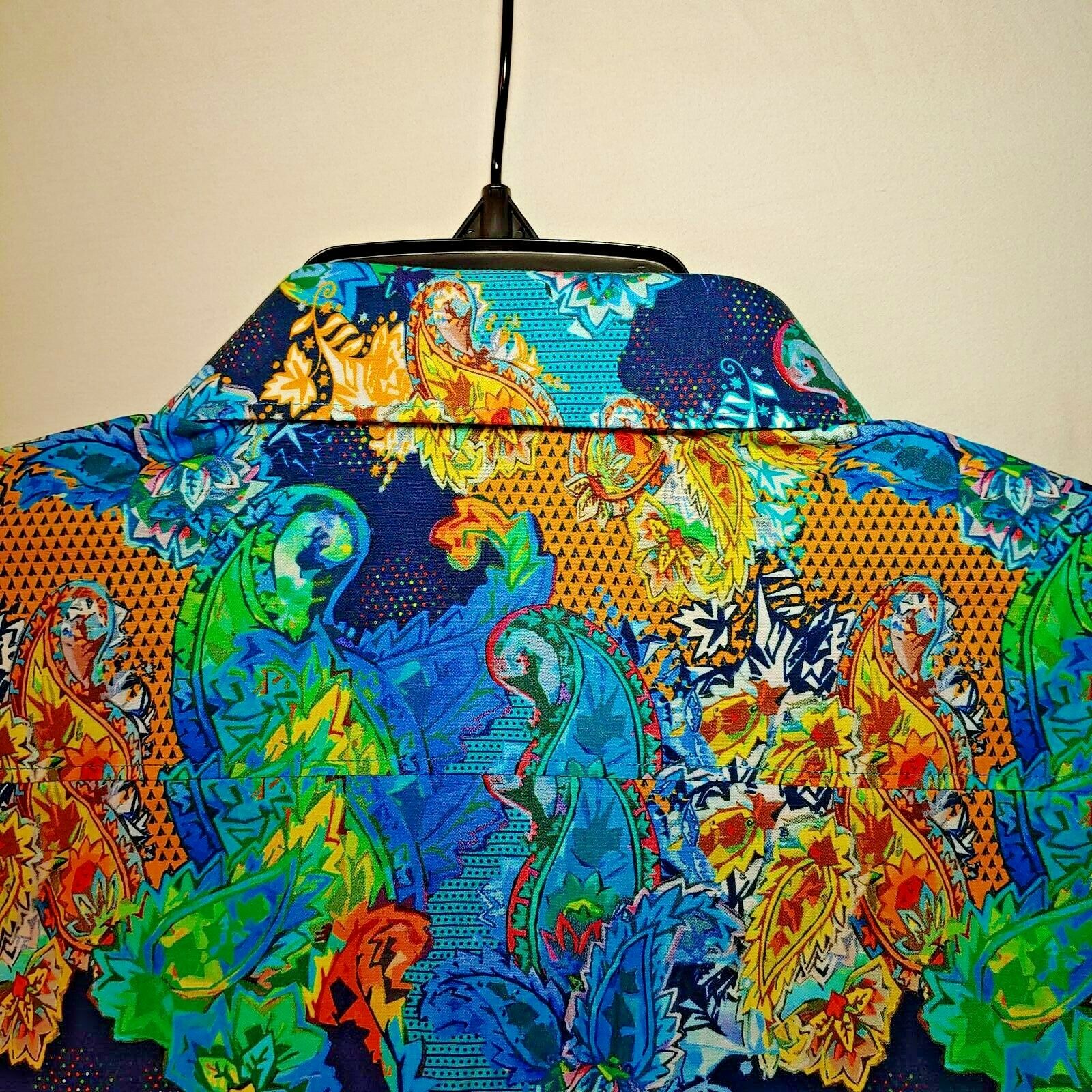 Robert Graham - Colorful Long Sleeve - Men's Medium Button Down Classic Fit