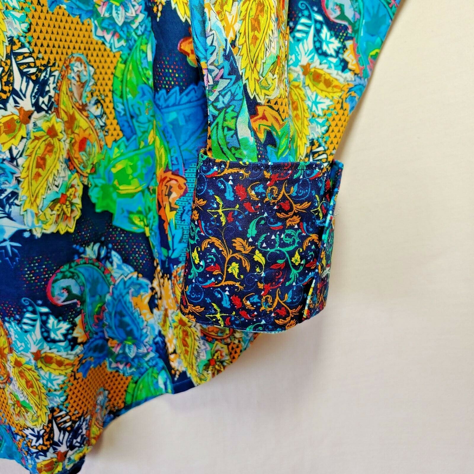 Robert Graham - Colorful Long Sleeve - Men's Medium Button Down Classic Fit