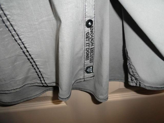 Men's Roar Signature Long  Sleeve Button Up Shirt Size Medium