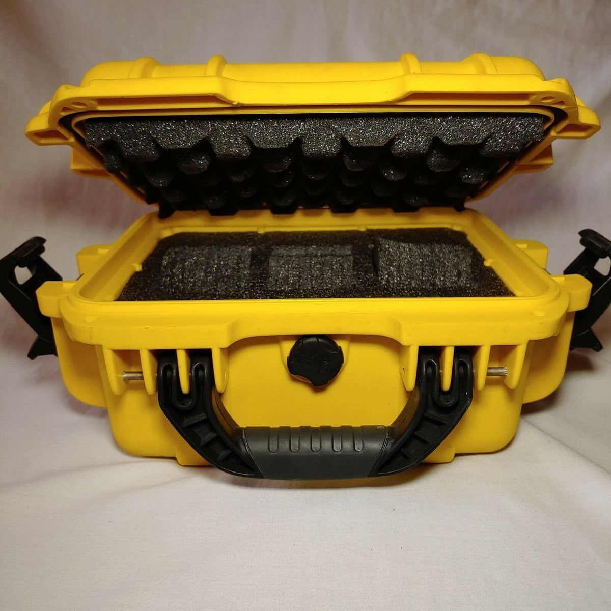 Invicta IG0097-SM1S-Y 3 Slot Yellow Plastic Watch Box Case