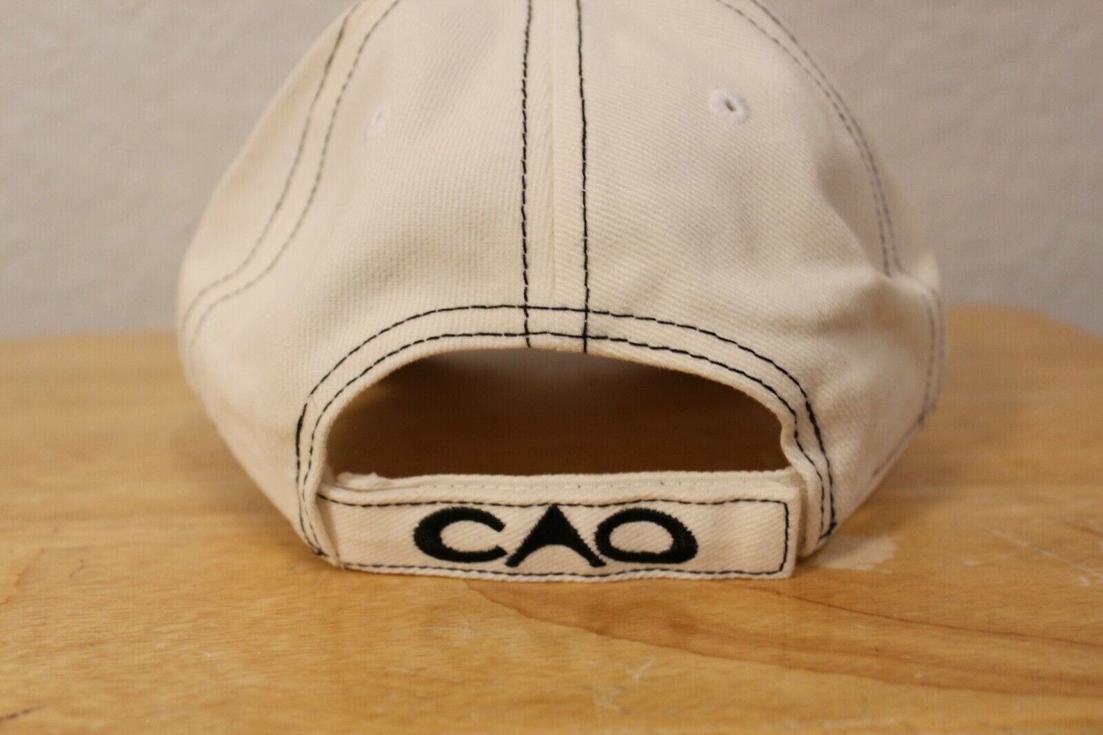 White La Traviata CAO Hat