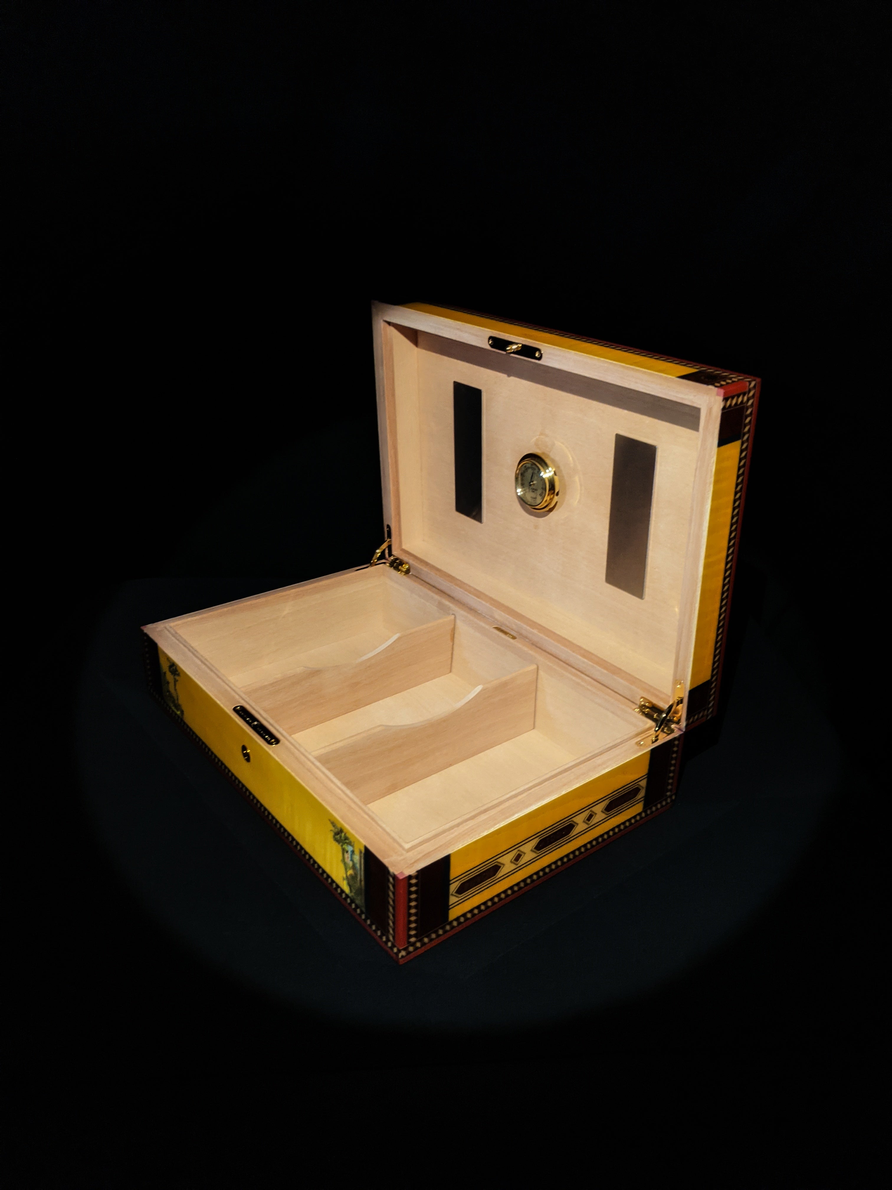 Elie Bleu Alba Yellow Sycamore Humidor 110 count