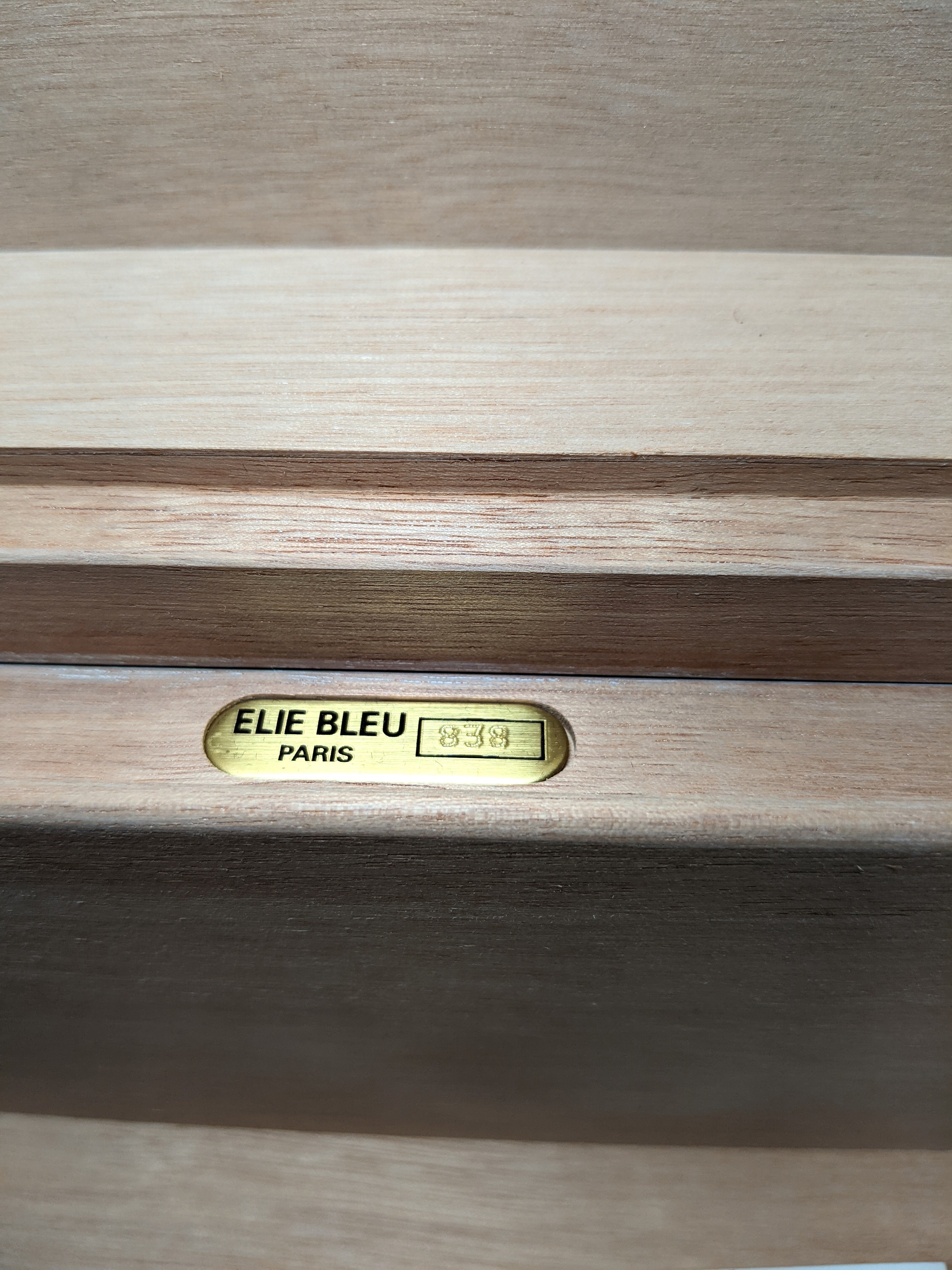 Elie Bleu Alba Yellow Sycamore Humidor 110 count