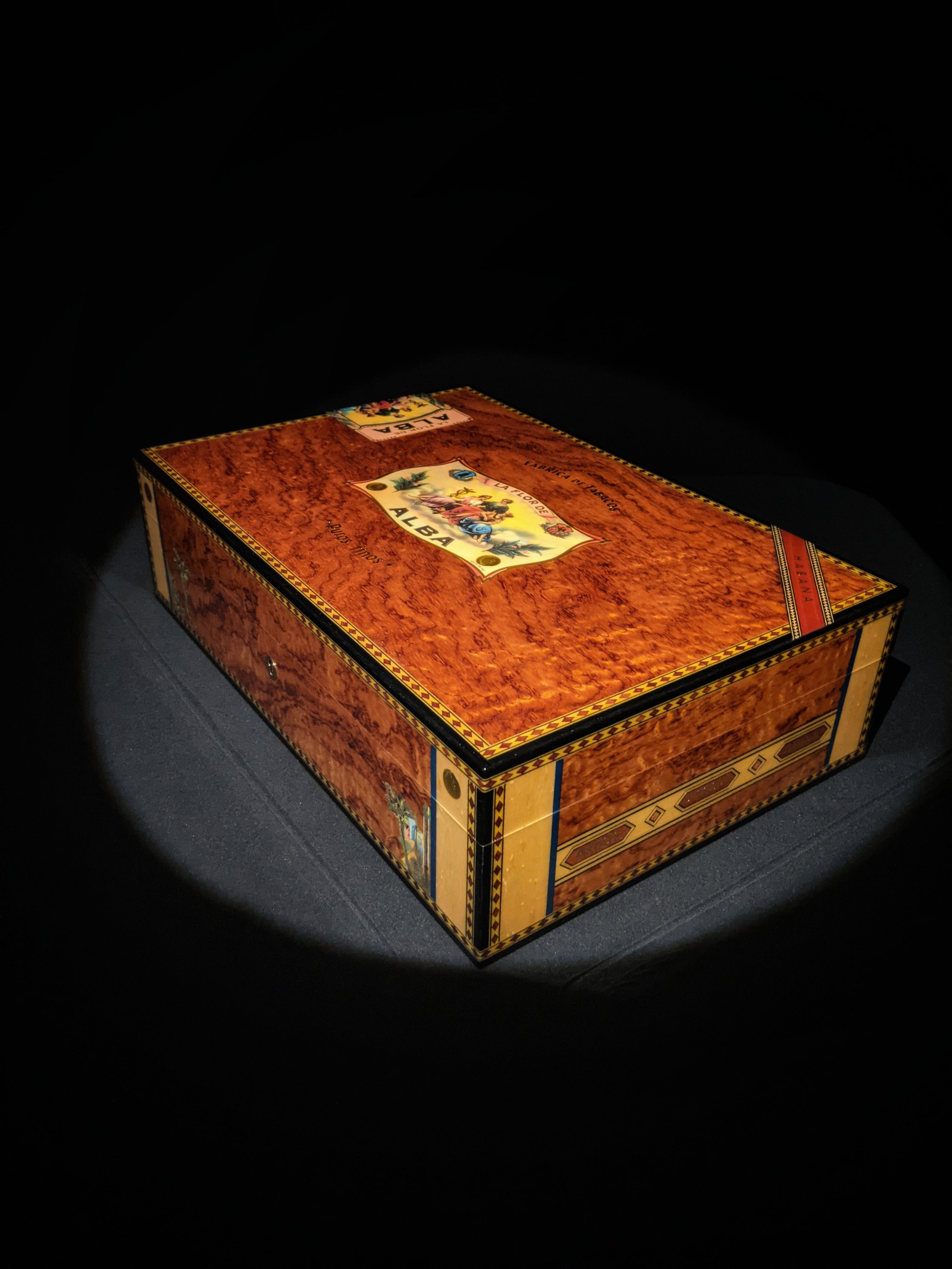 Elie Bleu Alba Bubinga Humidor 110 ct NIB