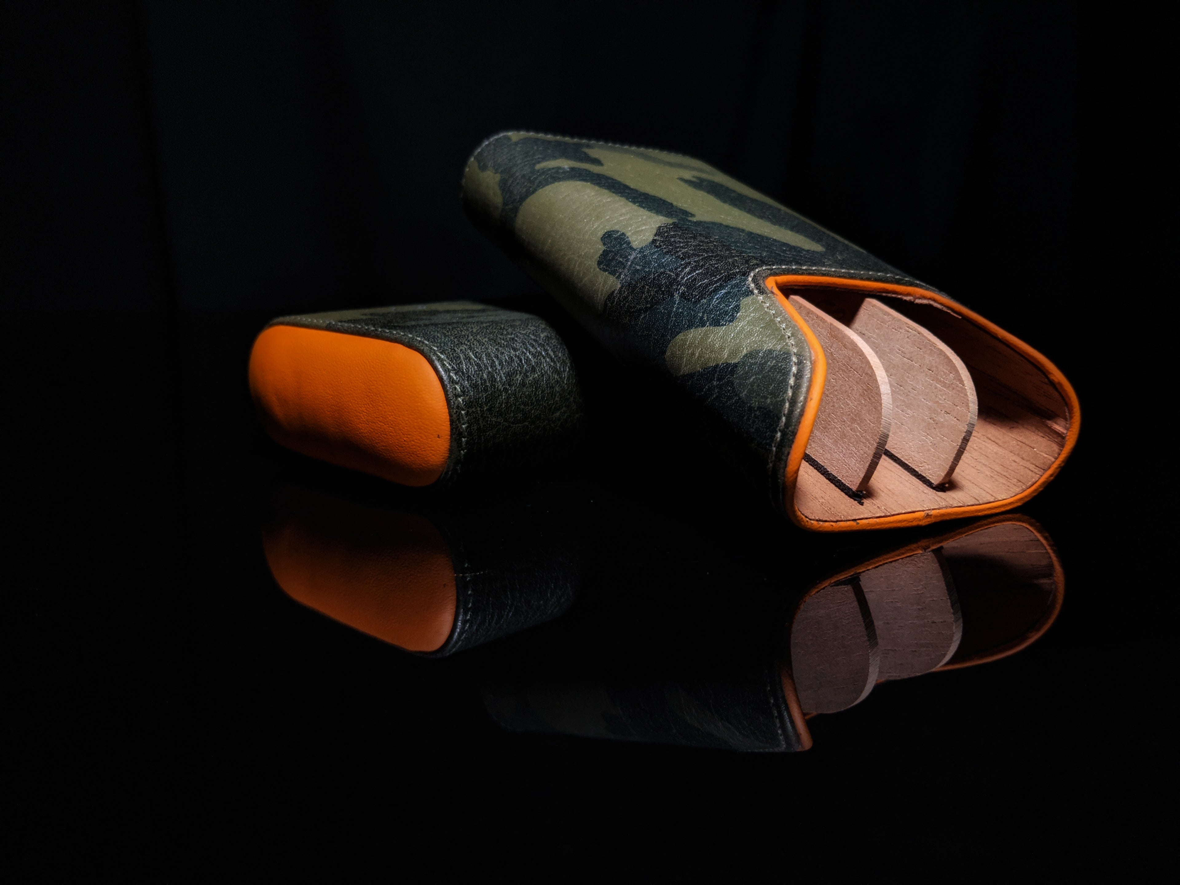 Brizard and Co. Show Band 3 Cigar Case — Camouflage & Orange Leather