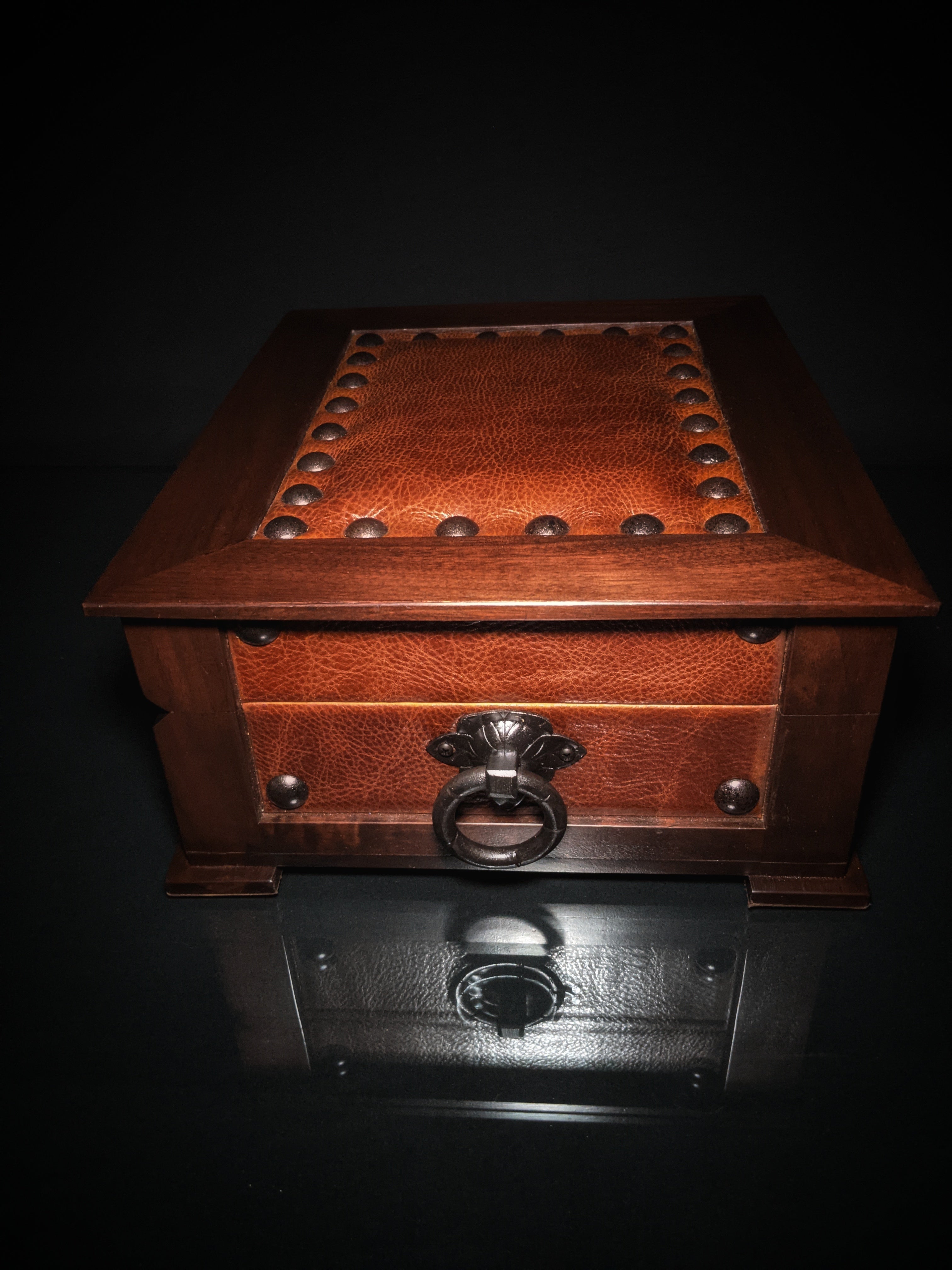 Brizard & Co. The "Chesterfield" Humidor - 60 / 70 Count NIB Made in USA