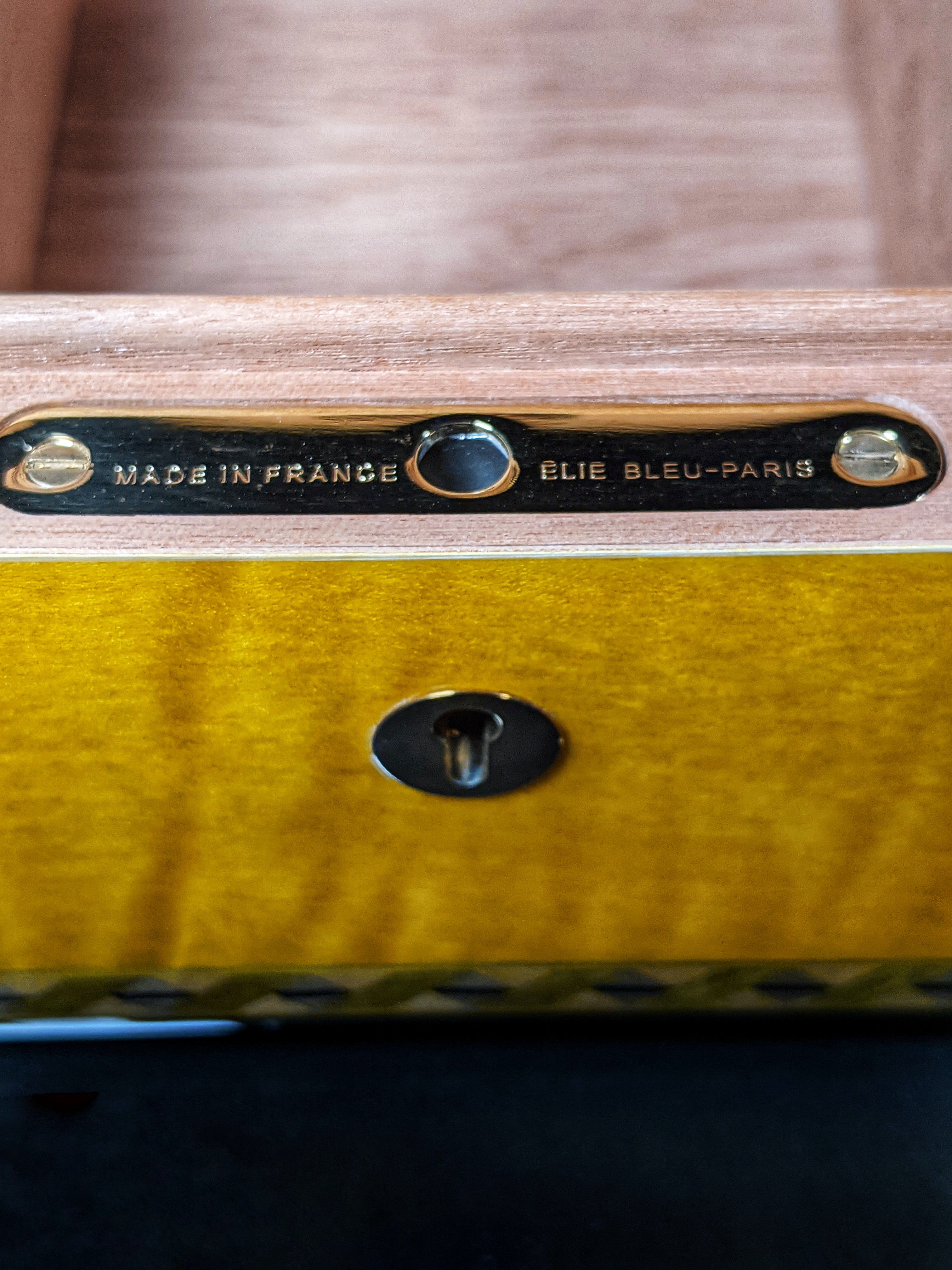 Elie Bleu Medals Yellow Sycamore  Humidor 75 Count