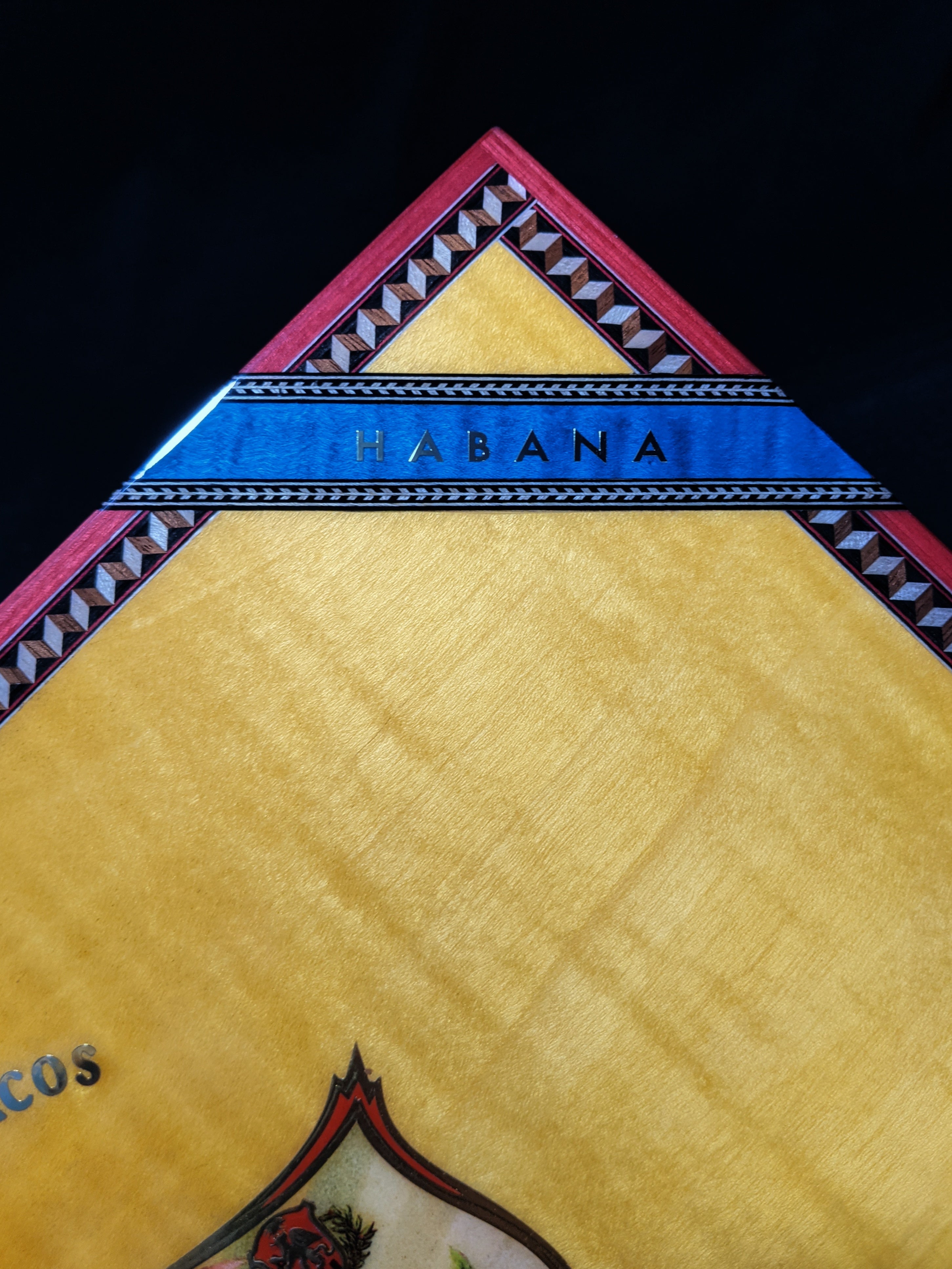 Elie Bleu Alba Yellow Sycamore Humidor 110 count