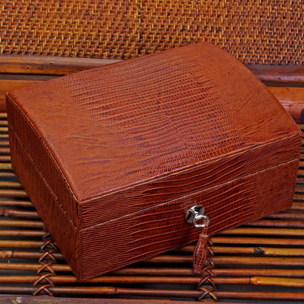 Brizard & Co. "La Casita de Puros" Humidor - Lizard Pattern Black (12/20 Count)